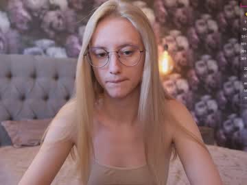 Naked cam girl angeellina image #2037294
