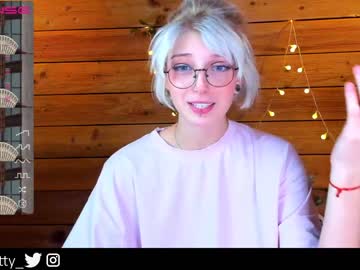 Naked cam girl lit1le_kitty_ image #2864091
