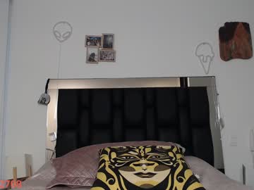 Naked cam tranny petitealejats image #3702149