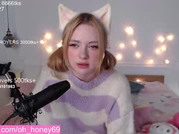 Naked cam girl honey_devildoll image #439684