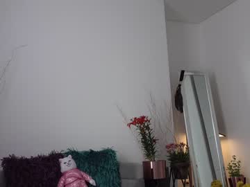 Naked cam girl beyllove_d image #3329156