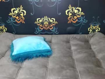 skinnyx_cute18 naked cam