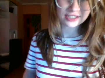 Naked cam girl mekyy_no_neko image #2913733