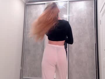 Naked cam girl hotemili image #2903095