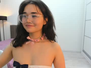 elizzimeiko_ naked cam