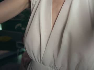 Naked cam girl lolly_bella_ image #2194932