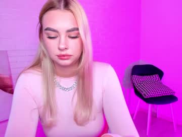 Naked cam girl 8a8y_nura image #1115110