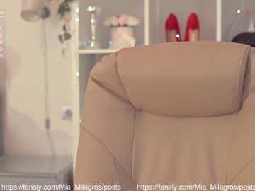 Naked cam girl mia_milagros image #2220056