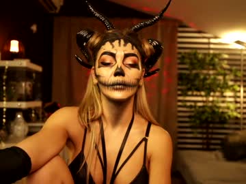 Naked cam girl fantasystudiox image #2986237