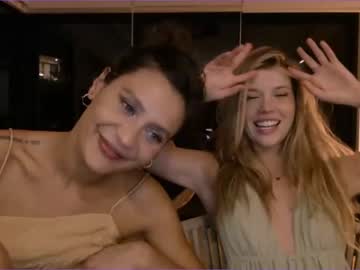 Naked cam girl bitter_moon image #3296288