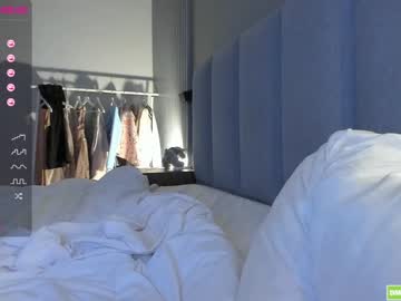 Naked cam girl hee_jin image #2641126