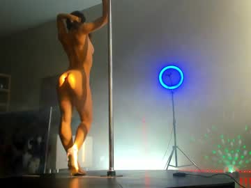 Naked cam girl _meganmeow_ image #2644601
