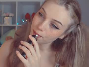 Naked cam girl mia_milagros image #1234817