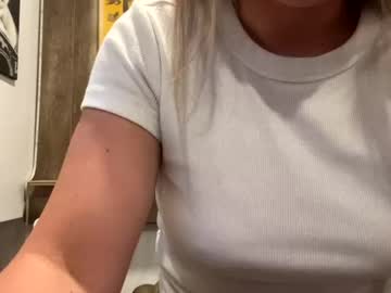 Naked cam girl savannahmorganxo image #4019755