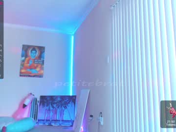 Naked cam girl petitebrat image #1951542