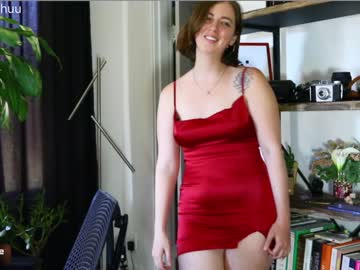 Naked cam girl maeveminx image #2426694