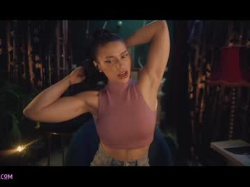 Naked cam girl lucieoude_ image #1982247