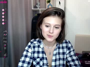 Naked cam girl lucky_lana image #1990310