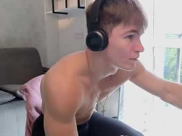elliot_muscle04 naked cam