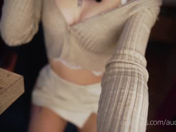 Naked cam girl auddicted image #201405