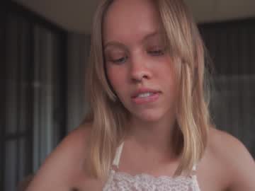Naked cam girl bibi_it_is image #3648420