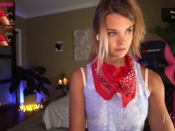 Naked cam girl phoenix_taylor image #385777