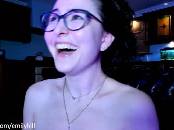 Naked cam girl littlee33 image #2117943