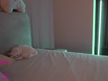 Naked cam girl lindamei image #2446859