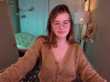 Naked cam girl zlata_luna image #356089