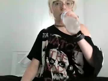 Naked cam girl cibrslvt image #4060015