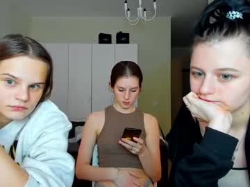 Naked cam couple sophie_and_rachelss image #2926978