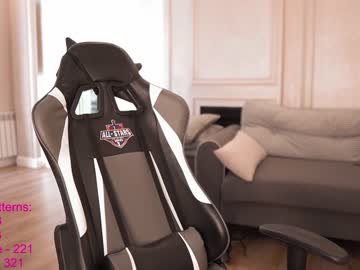 Naked cam girl lindamei image #2808634