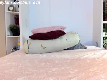 Naked cam girl mis_eva image #2739291