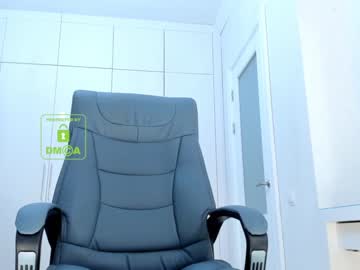 Naked cam girl lee_yoona image #505407