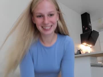 Naked cam girl magic_couple13 image #2014059