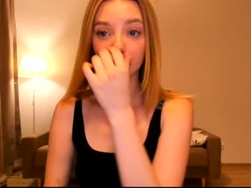 Naked cam girl olli_ver image #2946777