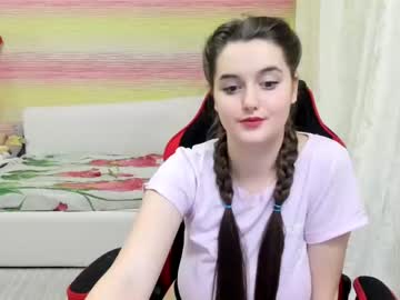 Naked cam girl emmika_ image #1427757