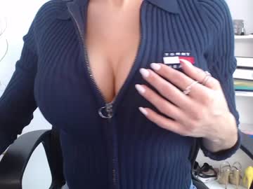 Naked cam girl drink_my_juices image #700481