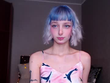 Naked cam girl lit1le_kitty_ image #799674