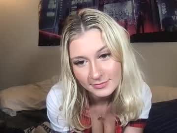 Naked cam girl scarlettsantana_ image #3036810
