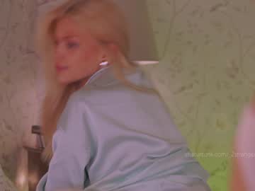 Naked cam girl _2strangers image #2277129