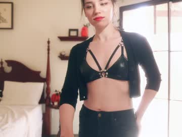 Naked cam girl cinnabelle image #328094