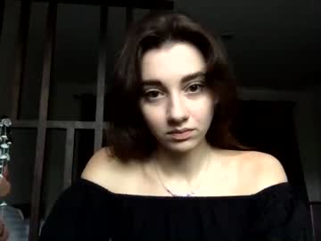 Naked cam girl karolina_mamamia image #2176510