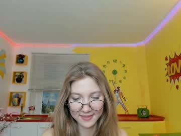 Naked cam girl avis_ryan image #1085655