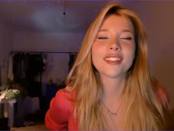 Naked cam girl bitter_moon image #3338611