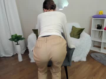 Naked cam girl liana_roses image #1145254