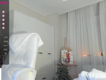 Naked cam girl hee_jin image #3592704