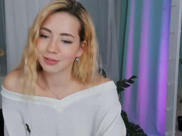 Naked cam girl emmi_rosee image #1447746