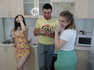 Naked cam couple renae_tom image #2510174