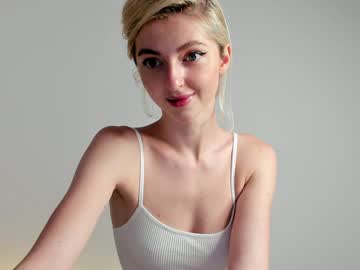 Naked cam girl yournaughtymiss image #2055069